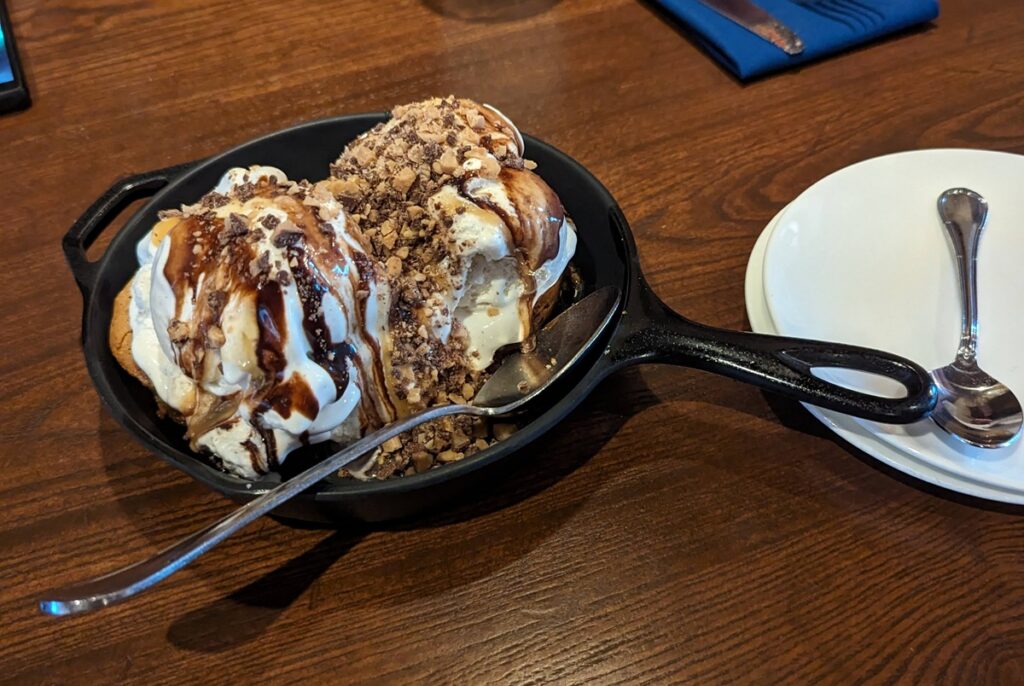 Dining at Walt Disney World with the Disney Dining Plan Dining at Walt Disney World with the Disney Dining Plan