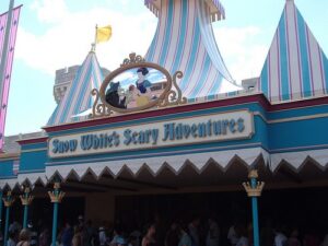 Snow White's Scary Adventure Snow White's Scary Adventure