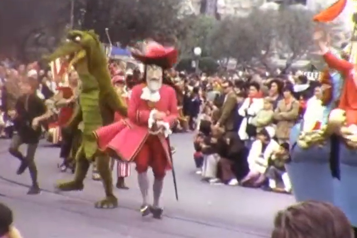 Character Parade Guide & Expert Tips - The WDW Expert